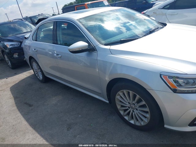 46061619 :رقم المزاد ، 1VWBT7A35HC046500 vin ، 2017 Volkswagen Passat 1.8t Se مزاد بيع