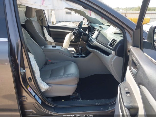 2015 Toyota Highlander Xle V6 მანქანა იყიდება აუქციონზე, vin: 5TDJKRFH2FS169863, აუქციონის ნომერი: 46061620