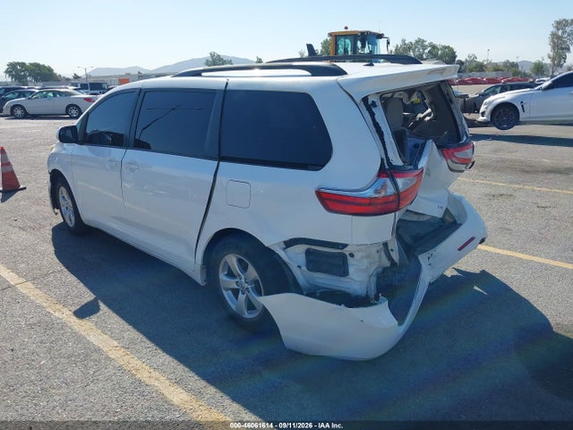 Toyota Sienna Le 8 Passenger 2017 5TDKZ3DC8HS766958 Image 3