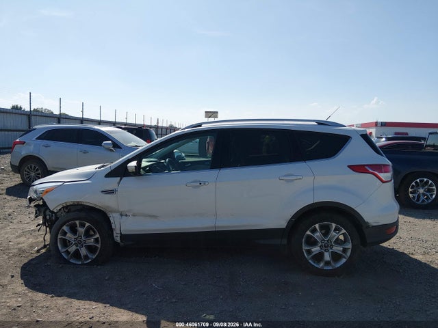 2016 Ford Escape Titanium მანქანა იყიდება აუქციონზე, vin: 1FMCU9J95GUC35172, აუქციონის ნომერი: 46061709