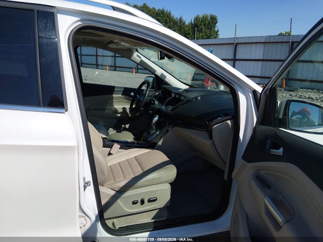 2016 Ford Escape Titanium მანქანა იყიდება აუქციონზე, vin: 1FMCU9J95GUC35172, აუქციონის ნომერი: 46061709