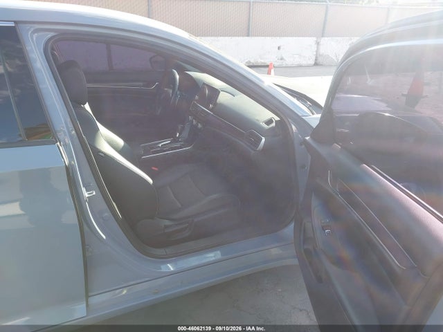 46062139 :رقم المزاد ، 1HGCV1F3XNA068699 vin ، 2022 Honda Accord Sport مزاد بيع