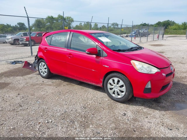 46062236 :رقم المزاد ، JTDKDTB33D1049232 vin ، 2013 Toyota Prius C Two مزاد بيع