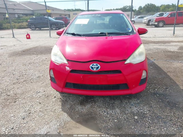 46062236 :رقم المزاد ، JTDKDTB33D1049232 vin ، 2013 Toyota Prius C Two مزاد بيع