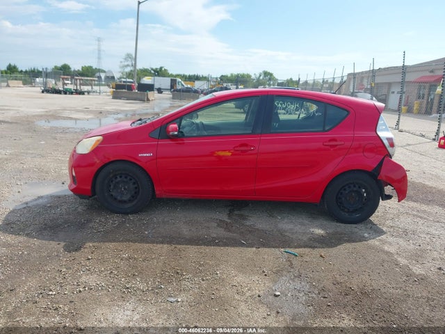 46062236 :رقم المزاد ، JTDKDTB33D1049232 vin ، 2013 Toyota Prius C Two مزاد بيع