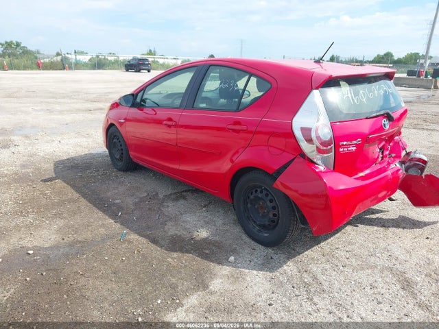 46062236 :رقم المزاد ، JTDKDTB33D1049232 vin ، 2013 Toyota Prius C Two مزاد بيع