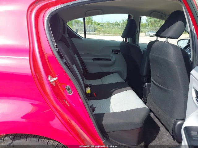46062236 :رقم المزاد ، JTDKDTB33D1049232 vin ، 2013 Toyota Prius C Two مزاد بيع