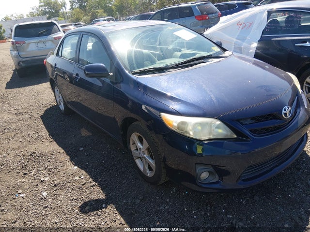 46062238 :رقم المزاد ، 2T1BU4EE6BC608591 vin ، 2011 Toyota Corolla Le مزاد بيع