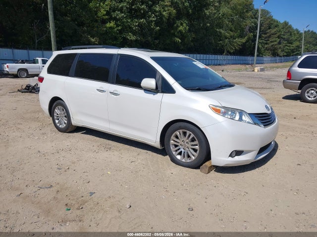 Продажа на аукционе авто 2015 Toyota Sienna Xle 8 Passenger, vin: 5TDYK3DC6FS566818, номер лота: 46062302