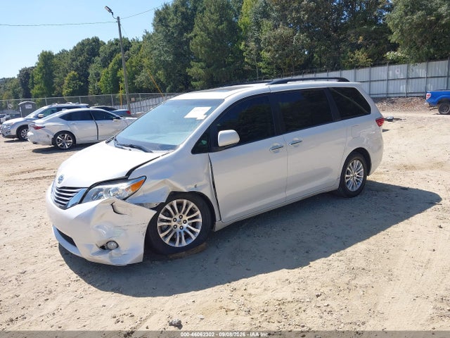 46062302 :رقم المزاد ، 5TDYK3DC6FS566818 vin ، 2015 Toyota Sienna Xle 8 Passenger مزاد بيع