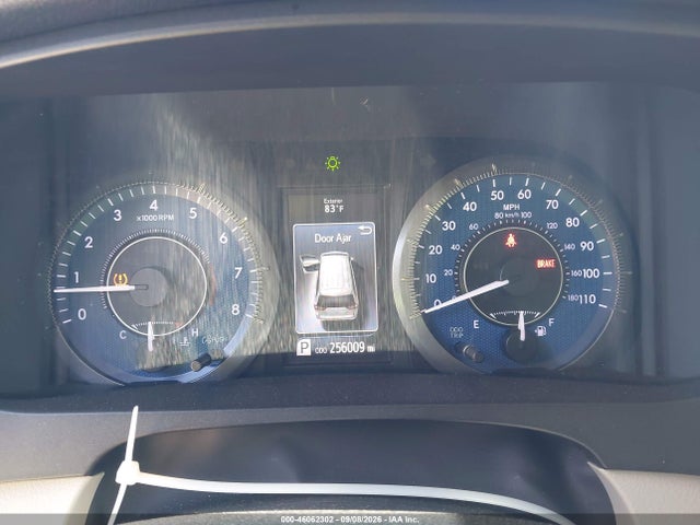 46062302 :رقم المزاد ، 5TDYK3DC6FS566818 vin ، 2015 Toyota Sienna Xle 8 Passenger مزاد بيع