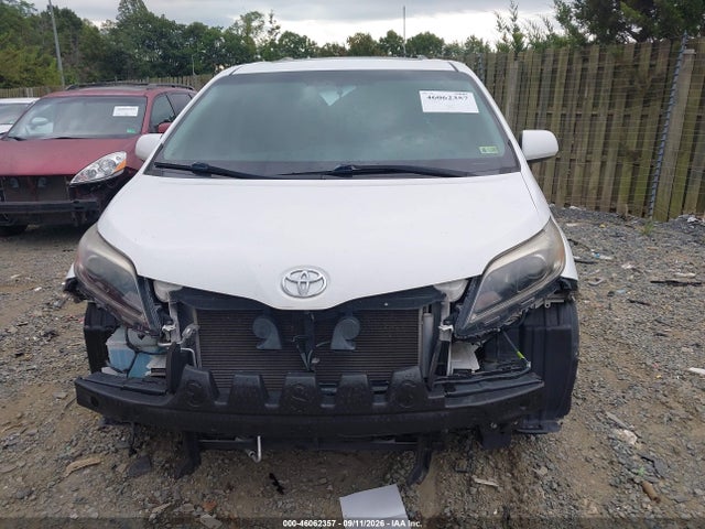 Aukcja sprzedaży 2017 Toyota Sienna Se 8 Passenger, vin: 5TDXZ3DC5HS806855, numer aukcji: 46062357