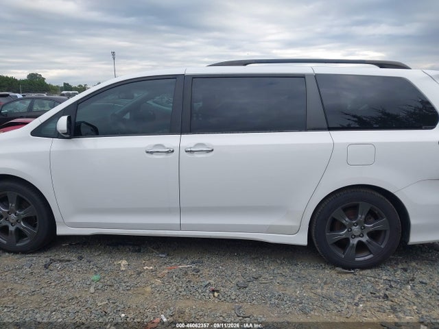 Aukcja sprzedaży 2017 Toyota Sienna Se 8 Passenger, vin: 5TDXZ3DC5HS806855, numer aukcji: 46062357