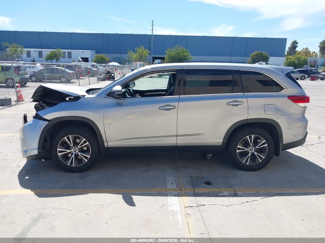 Toyota Highlander Le Plus 2019 5TDBZRFH1KS932093 Image 15