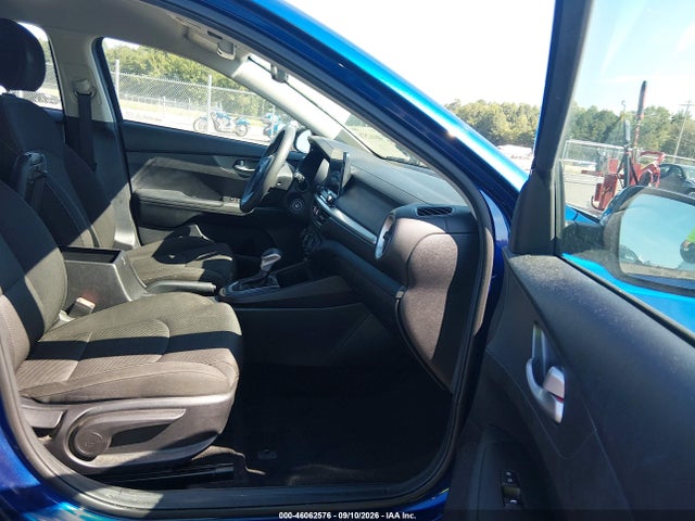 46062576 :رقم المزاد ، 3KPF24AD0ME382332 vin ، 2021 Kia Forte Lxs مزاد بيع