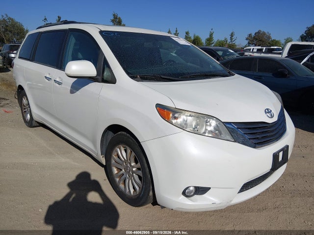 2017 Toyota Sienna Xle 8 Passenger მანქანა იყიდება აუქციონზე, vin: 5TDYZ3DC9HS812713, აუქციონის ნომერი: 46062905