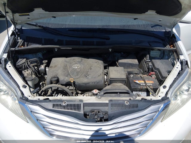 2017 Toyota Sienna Xle 8 Passenger მანქანა იყიდება აუქციონზე, vin: 5TDYZ3DC9HS812713, აუქციონის ნომერი: 46062905