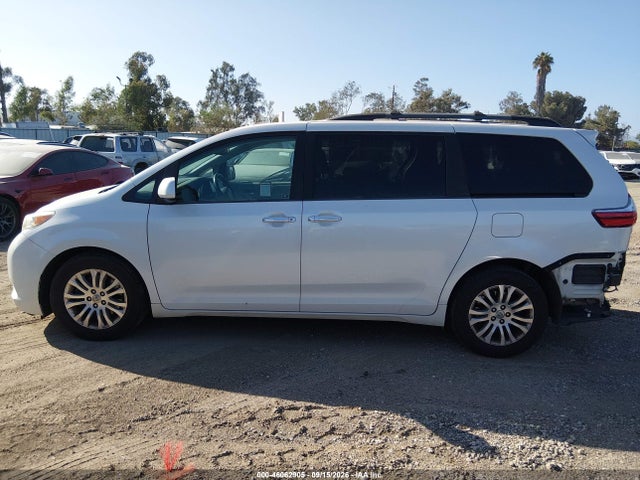 2017 Toyota Sienna Xle 8 Passenger მანქანა იყიდება აუქციონზე, vin: 5TDYZ3DC9HS812713, აუქციონის ნომერი: 46062905