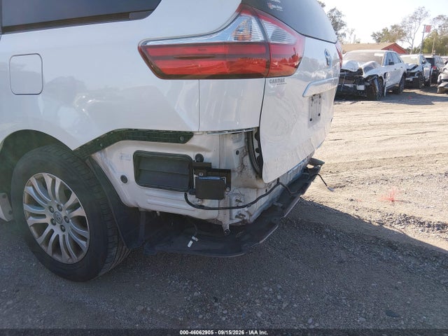 2017 Toyota Sienna Xle 8 Passenger მანქანა იყიდება აუქციონზე, vin: 5TDYZ3DC9HS812713, აუქციონის ნომერი: 46062905