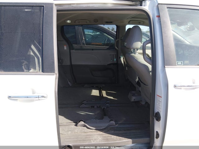 2017 Toyota Sienna Xle 8 Passenger მანქანა იყიდება აუქციონზე, vin: 5TDYZ3DC9HS812713, აუქციონის ნომერი: 46062905