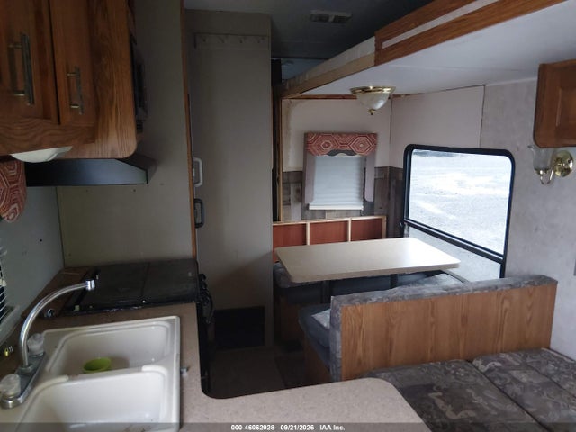 Продажа на аукционе авто 2005 Forest River Cherokee 5th Wheel 29ft, vin: 4X4FCKE205P094994, номер лота: 46062928