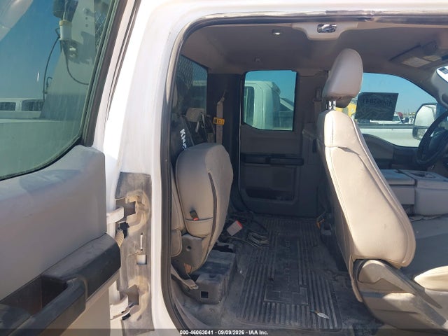 46063041 :رقم المزاد ، 1FD8X3HT5KEC31380 vin ، 2019 Ford Super Duty F-350 Drw Xl مزاد بيع