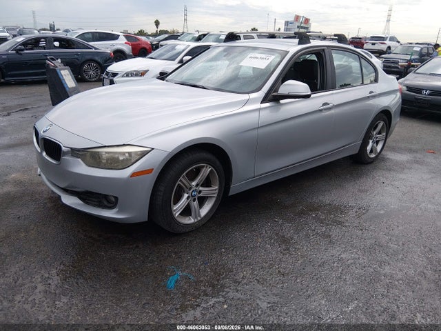 BMW 328I 2014 WBA3C1G54ENR49845 Image 2
