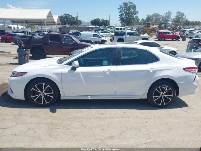 4T1B11HK6JU553050 Toyota CAMRY SE