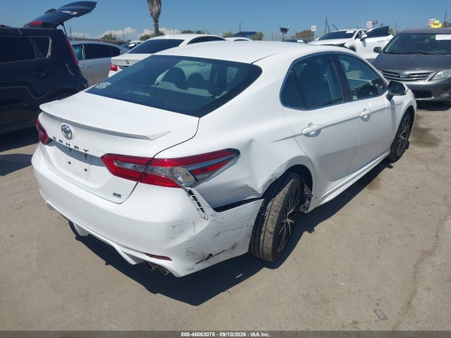 4T1B11HK6JU553050 Toyota CAMRY SE