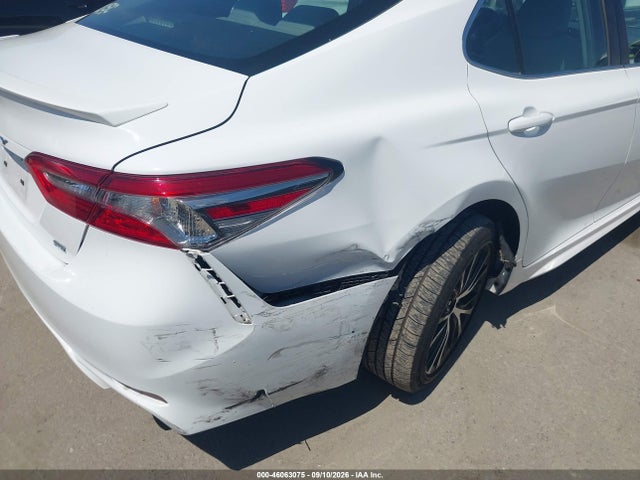 4T1B11HK6JU553050 Toyota CAMRY SE