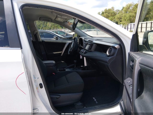 2017 Toyota Rav4 Le მანქანა იყიდება აუქციონზე, vin: JTMZFREV4HJ141898, აუქციონის ნომერი: 46063090