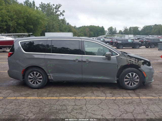 Продажа на аукционе авто 2022 Chrysler Pacifica Hybrid Touring L, vin: 2C4RC1L71NR124238, номер лота: 46063157