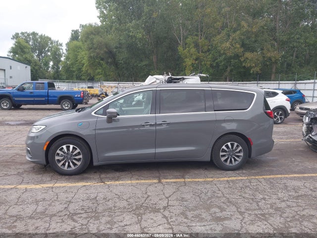 Продажа на аукционе авто 2022 Chrysler Pacifica Hybrid Touring L, vin: 2C4RC1L71NR124238, номер лота: 46063157