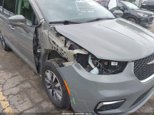 Продажа на аукционе авто 2022 Chrysler Pacifica Hybrid Touring L, vin: 2C4RC1L71NR124238, номер лота: 46063157