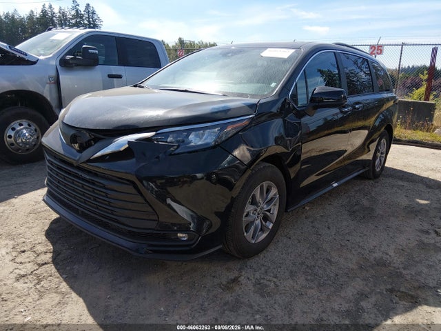 5TDYRKEC6TS324594 Toyota SIENNA XLE
