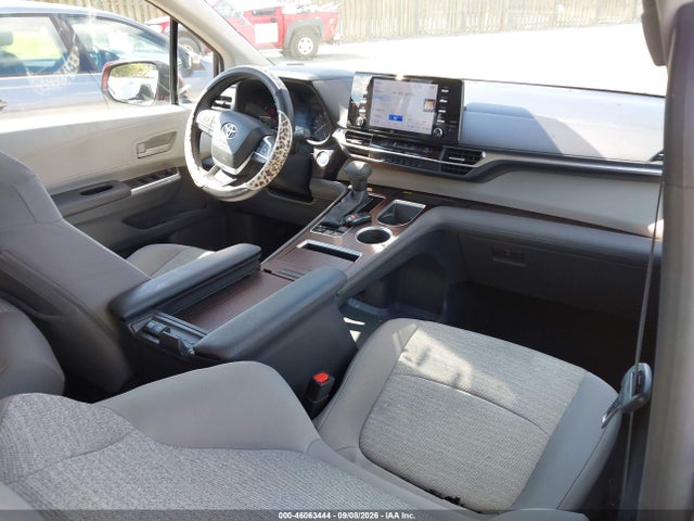 Aukcja sprzedaży 2021 Toyota Sienna Le, vin: 5TDBSKFC8MS020502, numer aukcji: 46063444