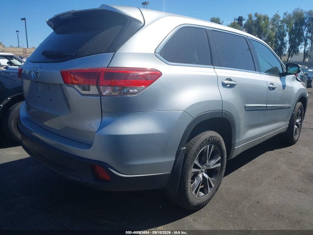 Toyota Highlander Le 2018 5TDZARFH1JS038650 Image 4