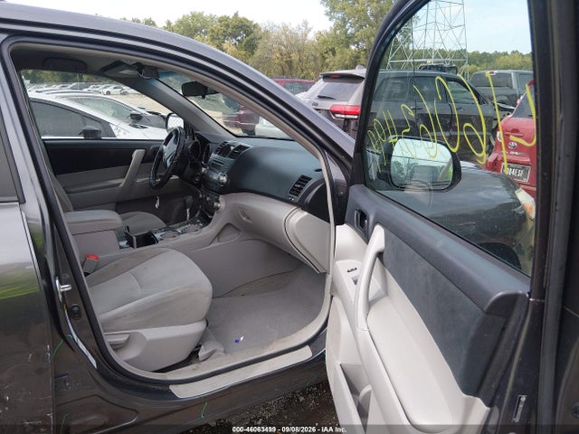 46063499 :رقم المزاد ، 5TDBK3EHXAS020886 vin ، 2010 Toyota Highlander Base V6 مزاد بيع
