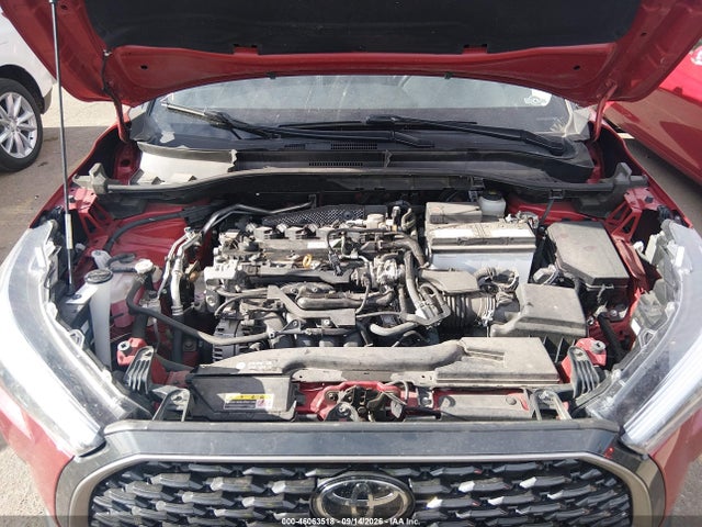 46063518 :رقم المزاد ، 7MUDAABG9NV043602 vin ، 2022 Toyota Corolla Cross Xle مزاد بيع