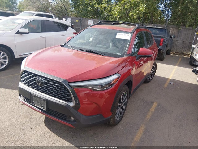 46063518 :رقم المزاد ، 7MUDAABG9NV043602 vin ، 2022 Toyota Corolla Cross Xle مزاد بيع