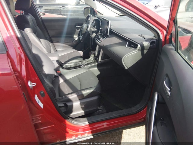 46063518 :رقم المزاد ، 7MUDAABG9NV043602 vin ، 2022 Toyota Corolla Cross Xle مزاد بيع