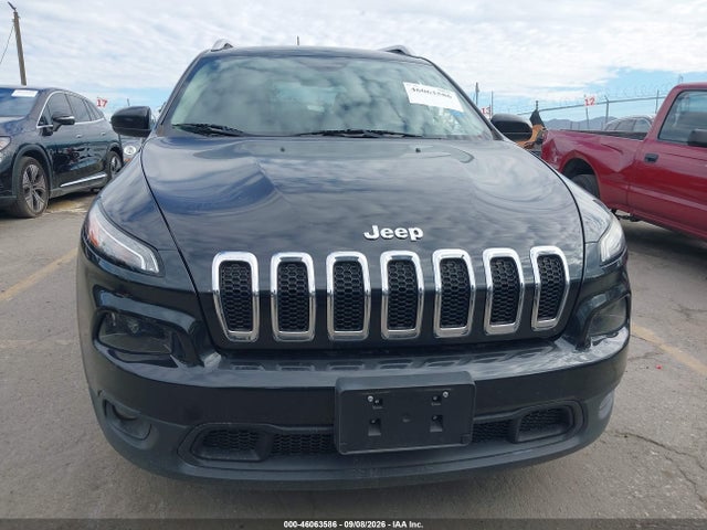 1C4PJLCS8GW137236 Jeep Cherokee Latitude