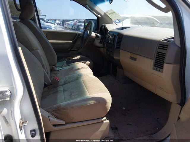 46063592 :رقم المزاد ، 1N6AA0EK9BN320674 vin ، 2011 Nissan Titan S مزاد بيع