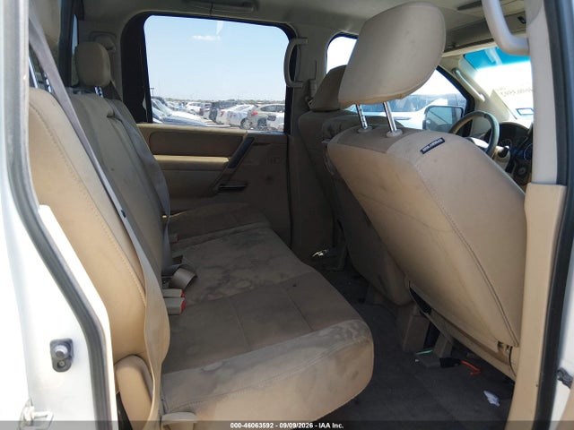 46063592 :رقم المزاد ، 1N6AA0EK9BN320674 vin ، 2011 Nissan Titan S مزاد بيع