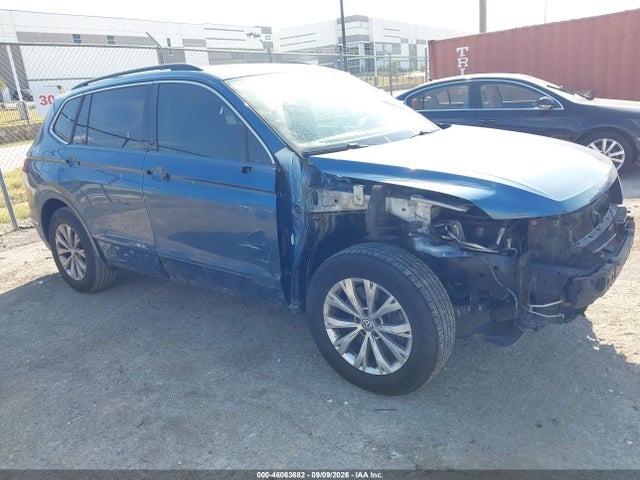 2018 Volkswagen Tiguan მანქანა იყიდება აუქციონზე, vin: 3VV3B7AX9JM065375, აუქციონის ნომერი: 46063682