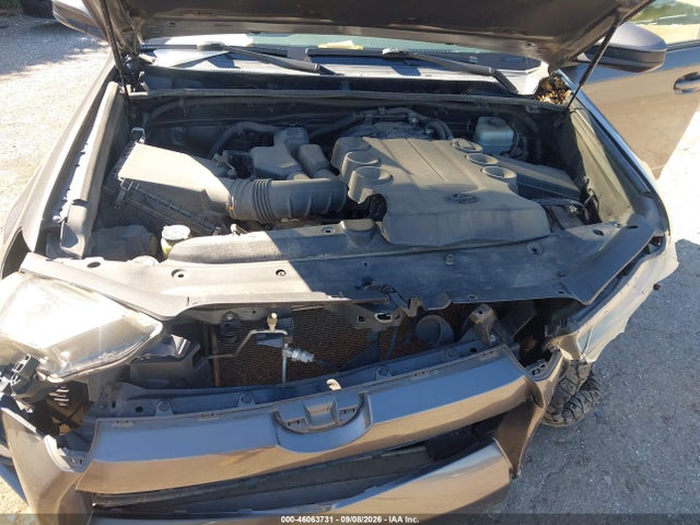 Toyota 4RUNNER SR5 2016 JTEBU5JR3G5348715 Image 10