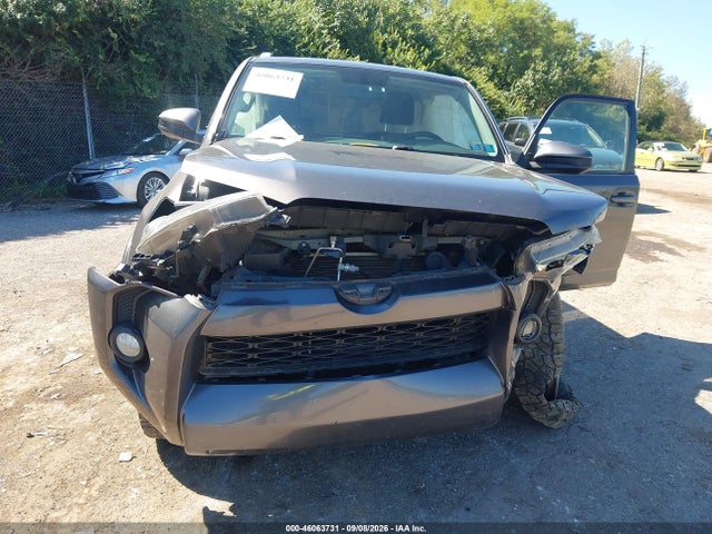 Toyota 4RUNNER SR5 2016 JTEBU5JR3G5348715 Image 6
