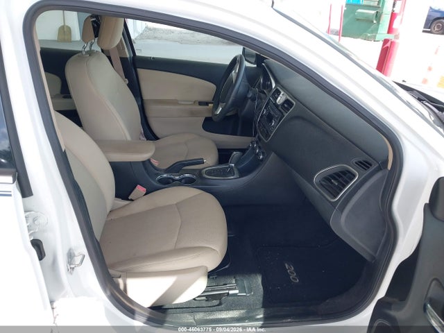 46063775 :رقم المزاد ، 1C3CCBBB2CN180687 vin ، 2012 Chrysler 200 Touring مزاد بيع