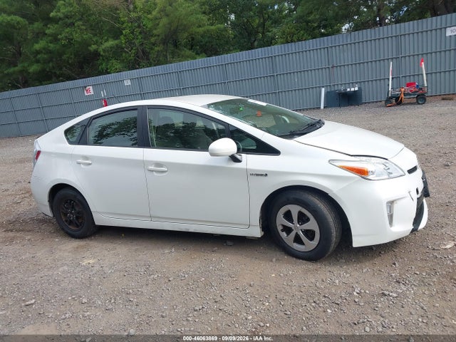 2014 Toyota Prius Three მანქანა იყიდება აუქციონზე, vin: JTDKN3DU1E0391658, აუქციონის ნომერი: 46063869