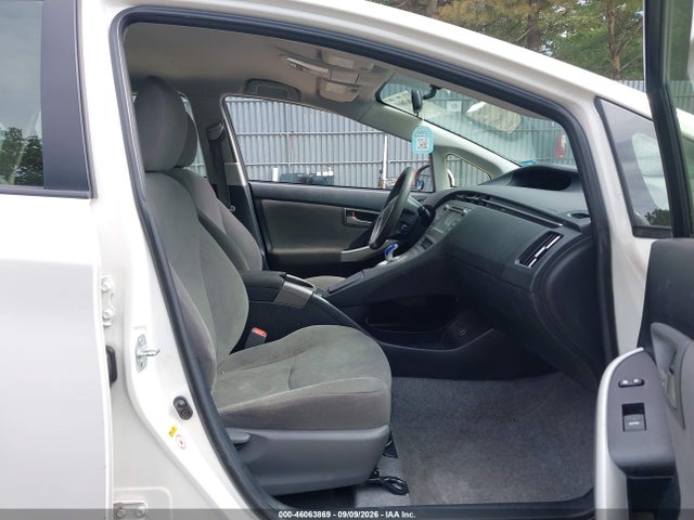 2014 Toyota Prius Three მანქანა იყიდება აუქციონზე, vin: JTDKN3DU1E0391658, აუქციონის ნომერი: 46063869